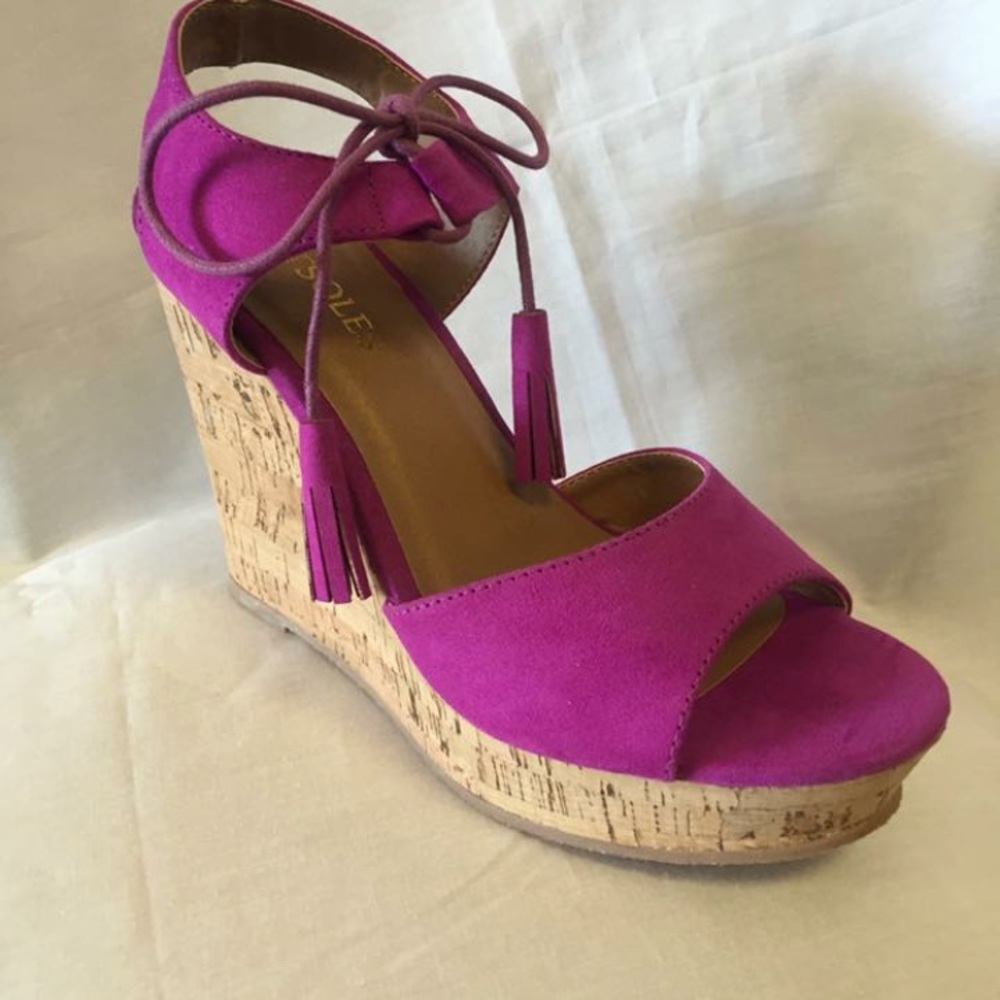 Fuchsia wedge